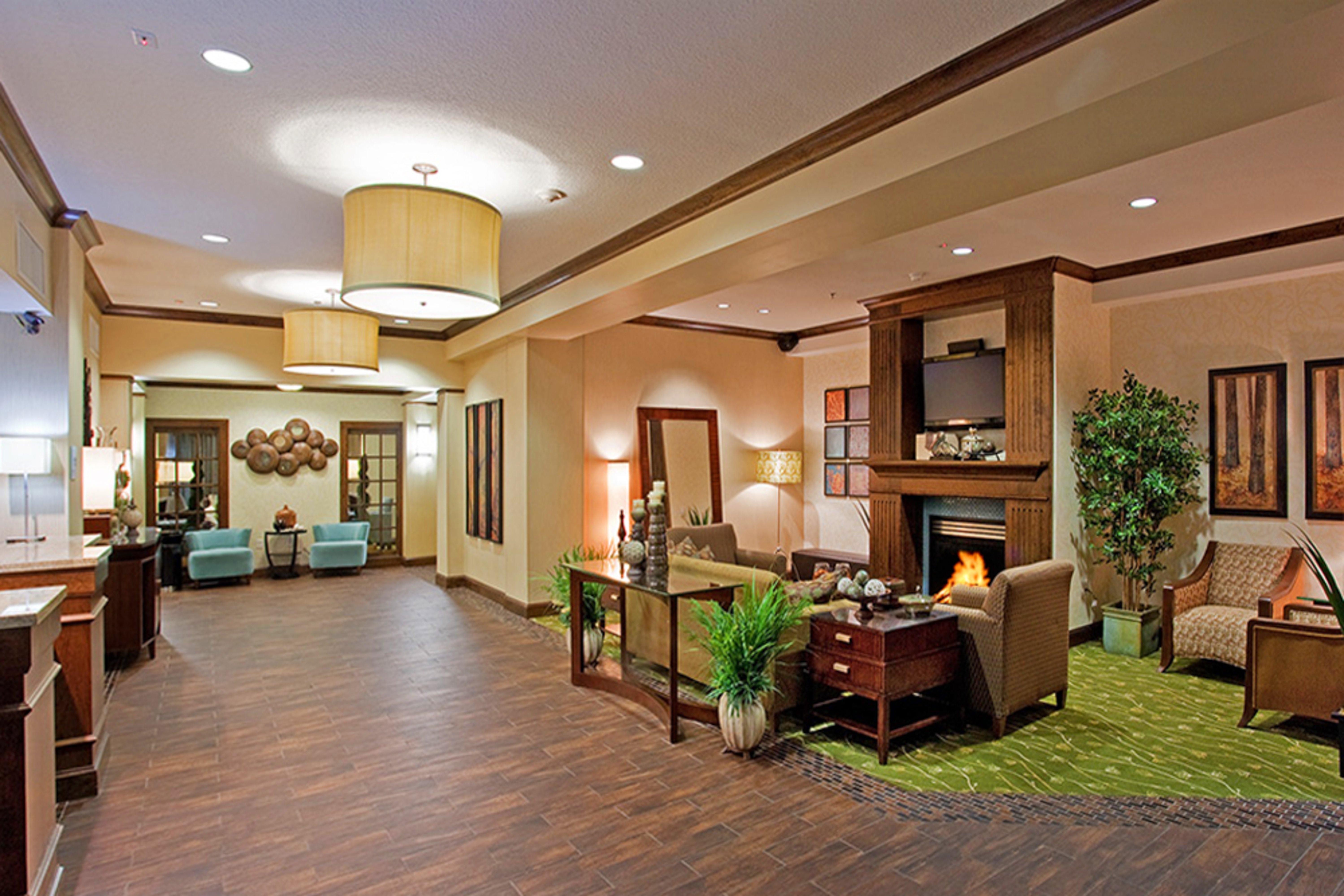 Holiday Inn Express & Suites Logan By Ihg Exterior photo